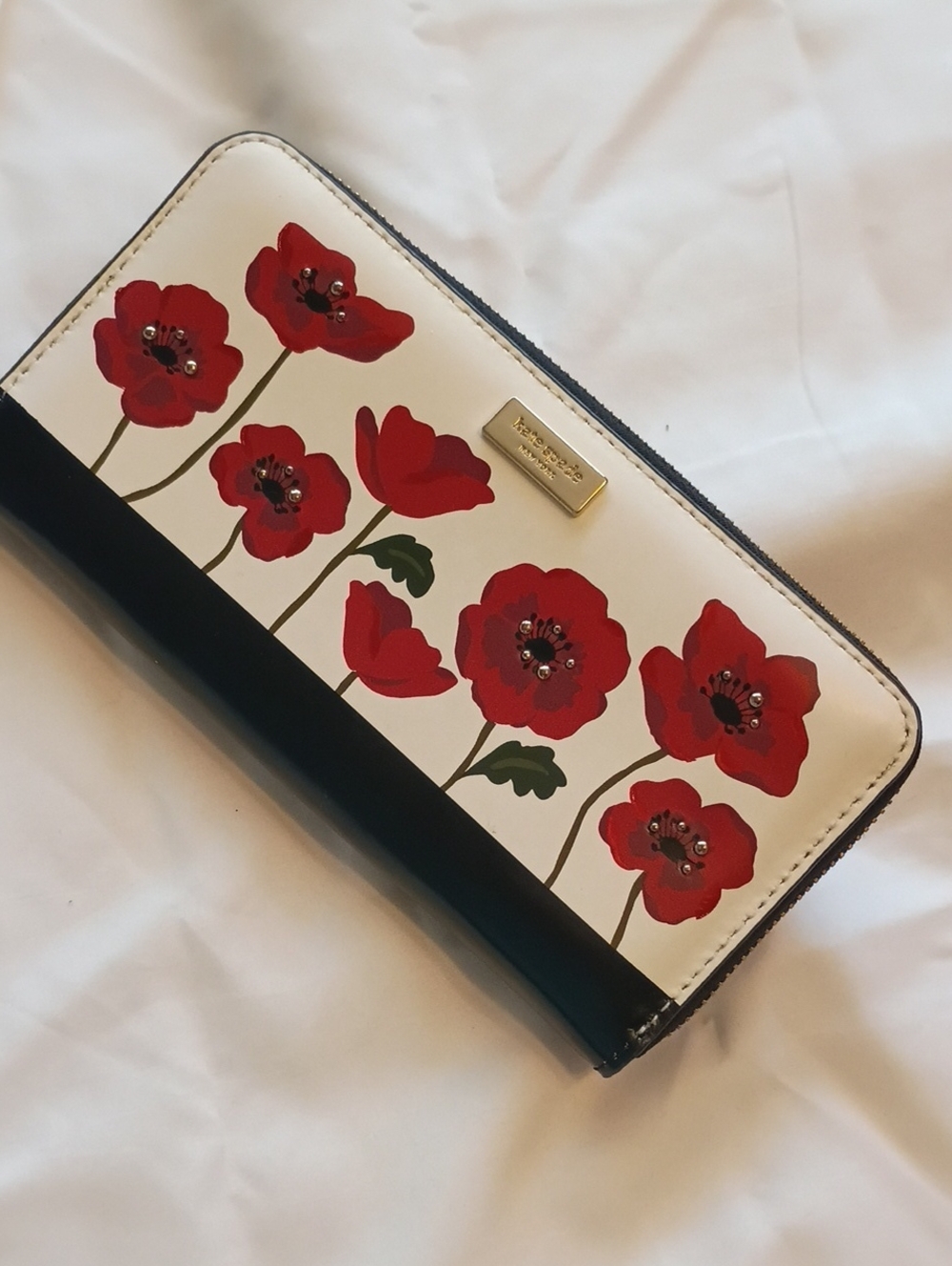 Kate spade poppy flower neda zip around wallet